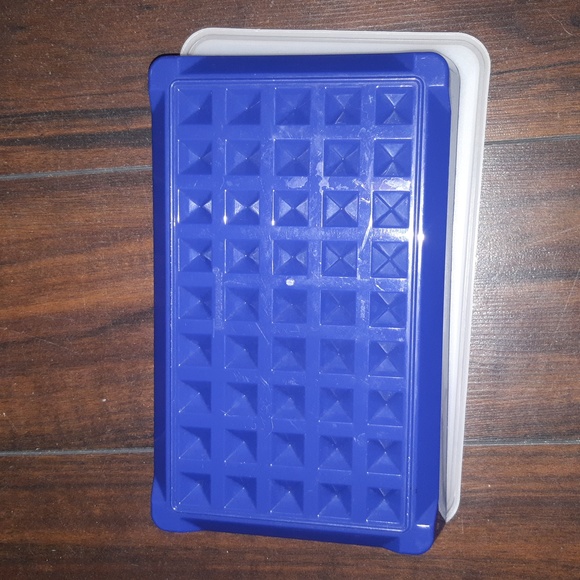 Tupperware - Picture 3 of 3